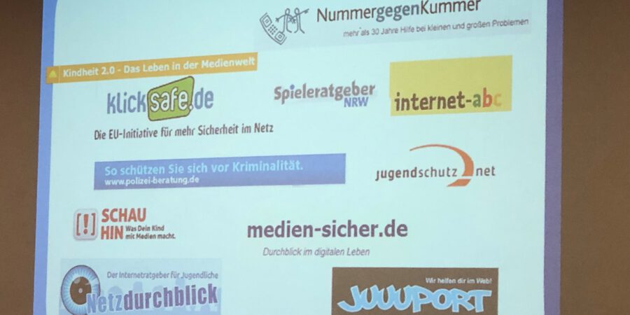 Kindheit 2.0 – eine thematische Elternversammlung zu aktuellen Entwicklungen Kindheit 2.0 – eine thematische Elternversammlung zu aktuellen Entwicklungen