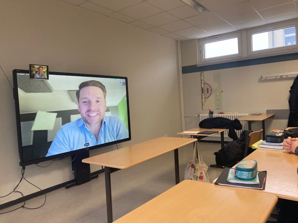 Politikunterricht live und digital: Auftakt mit MrWissen2go